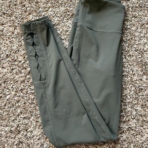 Mono B workout leggings